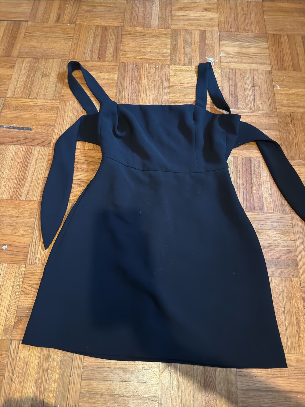 Aperature Tie-Back Dress (BLACK)